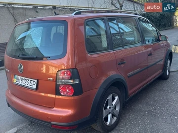 Авто Volkswagen Touran 2009 № 8653592