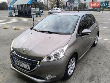 Авто Peugeot 208 2013 № 8653724