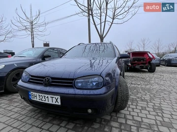 Авто Volkswagen Golf 2000 № 8654196