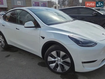 Авто Tesla Model Y 2023 № 8655081