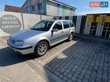 Авто Volkswagen Golf 2004 № 8655129