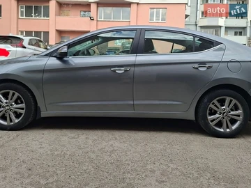 Авто Hyundai Elantra 2017 № 8655500