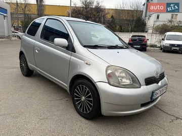 Авто Toyota Yaris 2000 № 8656417