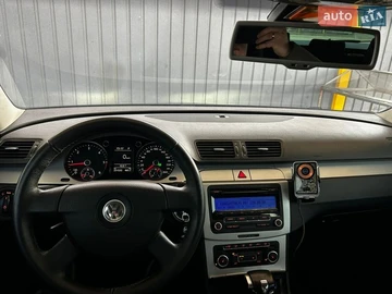 Авто Volkswagen Passat 2010 № 8656525
