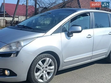 Авто Peugeot 5008 2012 № 8656565