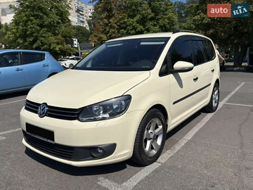 Авто Volkswagen Touran 2014 № 8656567