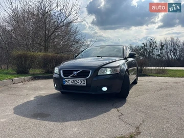 Авто Volvo V50 2009 № 8656736