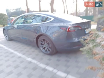 Авто Tesla Model 3 2019 № 8657097