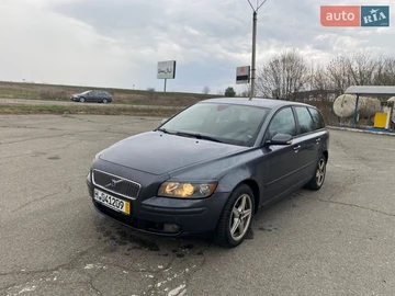 Авто Volvo V50 2004 № 8657307