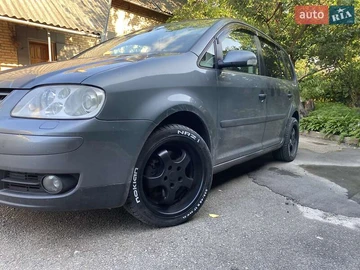Авто Volkswagen Touran 2003 № 8657671