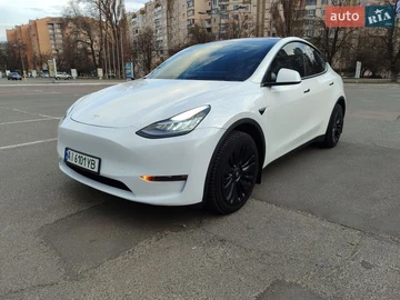 Авто Tesla Model Y 2023 № 8657922