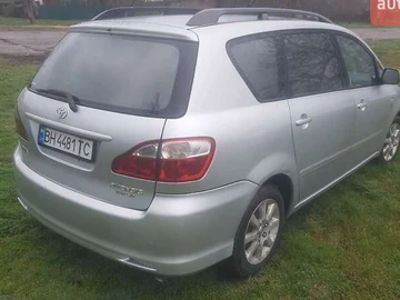 Авто Toyota Avensis Verso 2004 № 8658944