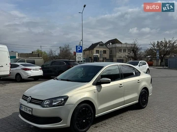 Авто Volkswagen Polo 2011 № 8659369