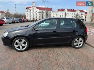 Авто Volkswagen Golf 2005 № 8659370