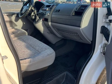 Авто Volkswagen Caravelle 2008 № 8659605