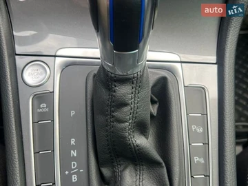 Авто Volkswagen E-Golf 2015 № 8660266