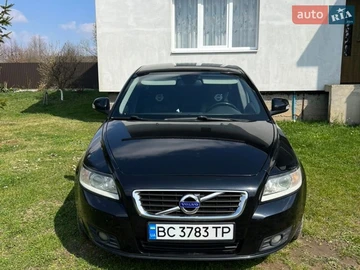 Авто Volvo V50 2010 № 8662443