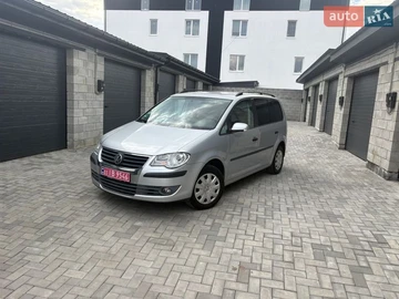Авто Volkswagen Touran 2009 № 8662452