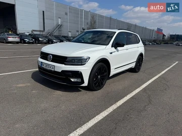 Авто Volkswagen Tiguan 2021 № 8663525