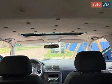 Авто Volkswagen Golf 2002 № 8663813