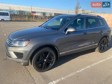 Авто Volkswagen Touareg 2016 № 8664199