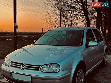 Авто Volkswagen Golf 2003 № 8664512