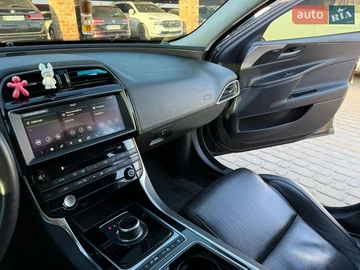 Авто Jaguar Xe 2018 № 8665477