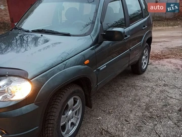 Авто Chevrolet Niva 2010 № 8666263