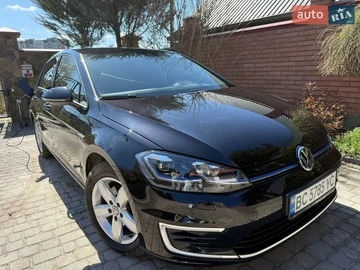 Авто Volkswagen E-Golf 2019 № 8666900