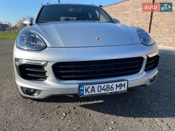 Авто Porsche Cayenne 2015 № 8666964