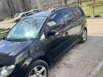 Авто Volkswagen Touran 2008 № 8667276