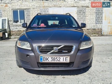 Авто Volvo V50 2009 № 8667306