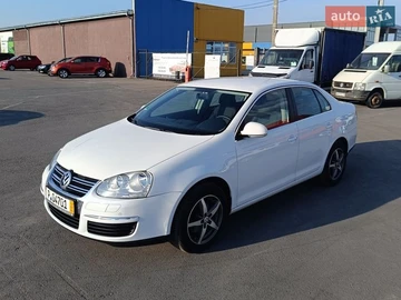 Авто Volkswagen Jetta 2010 № 8667315