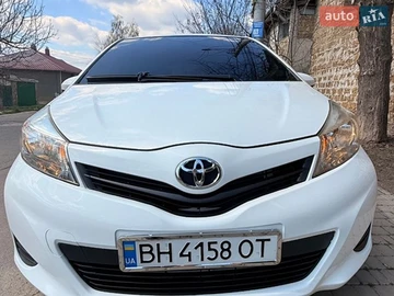 Авто Toyota Yaris 2012 № 8667342