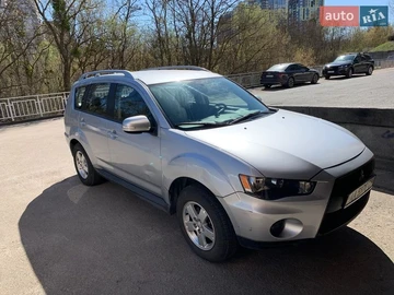 Авто Mitsubishi Outlander Xl 2010 № 8667570