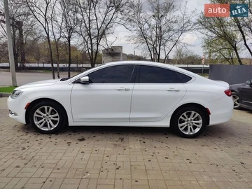 Авто Chrysler 200 2015 № 8667586