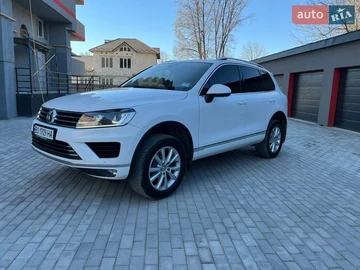 Авто Volkswagen Touareg 2017 № 8667901