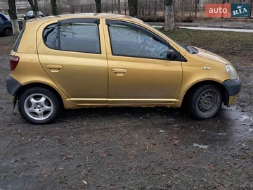 Авто Toyota Yaris 2000 № 8667960