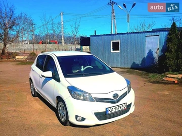 Авто Toyota Yaris 2014 № 8669780
