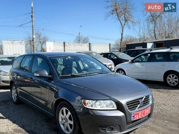 Авто Volvo V50 2010 № 8670093