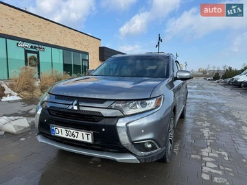 Авто Mitsubishi Outlander 2017 № 8670103