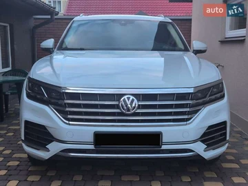 Авто Volkswagen Touareg 2018 № 8670110