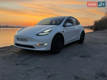 Авто Tesla Model Y 2021 № 8670178