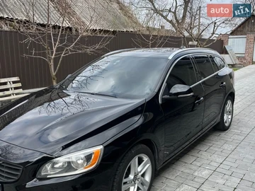 Авто Volvo V60 2014 № 8670322