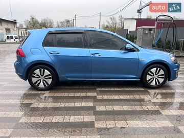 Авто Volkswagen E-Golf 2015 № 8671397