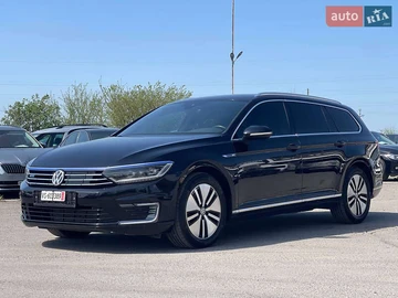 Авто Volkswagen Passat 2017 № 8671531