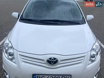 Авто Toyota Auris 2012 № 8671958