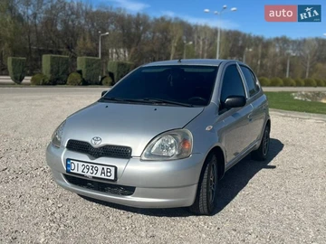 Авто Toyota Yaris 2001 № 8672440