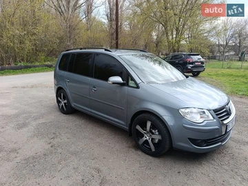 Авто Volkswagen Touran 2007 № 8672678