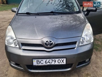 Авто Toyota Corolla Verso 2004 № 8673374